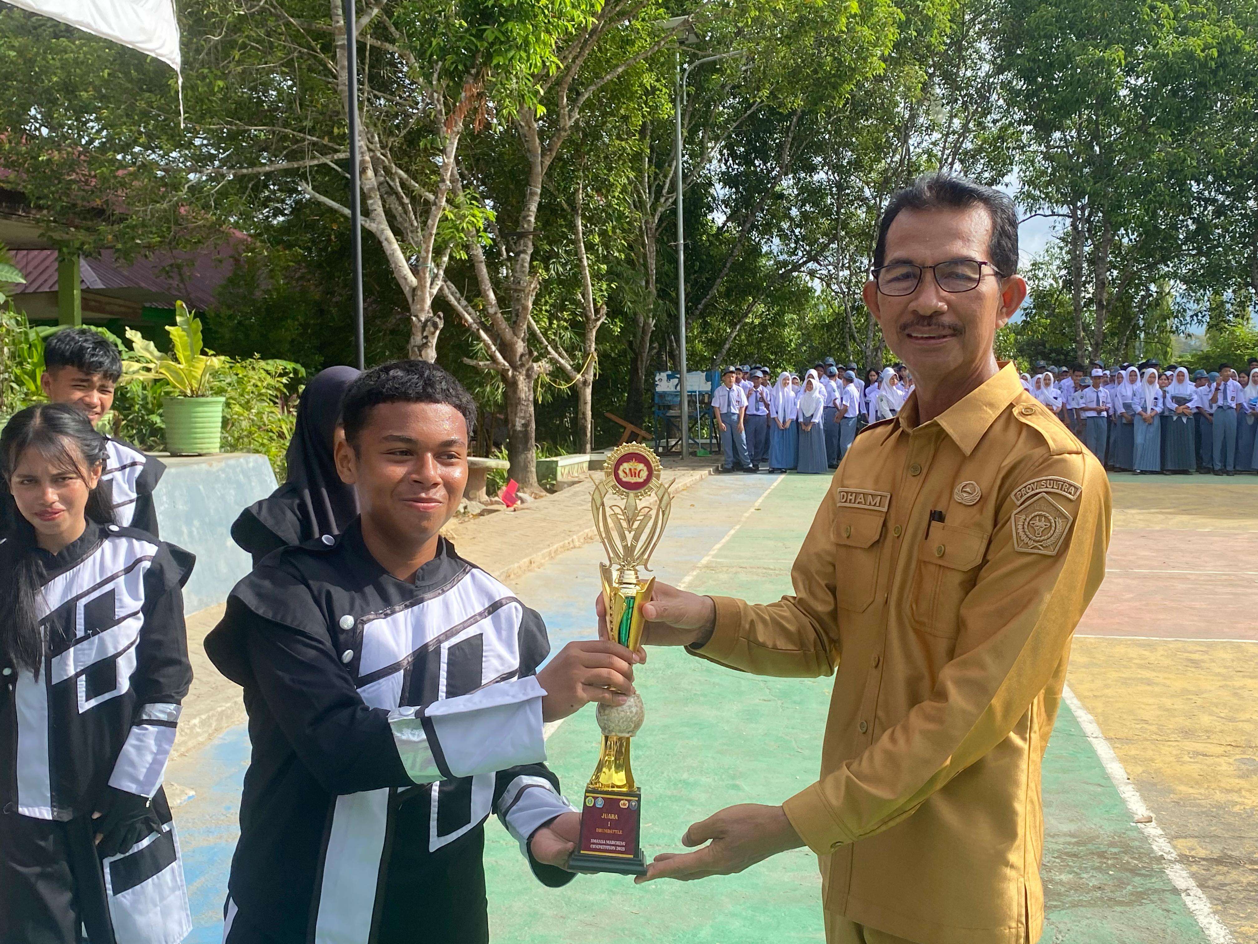 Acara Purna Bakti Bapak Kepala SMA Negeri 6 Kendari